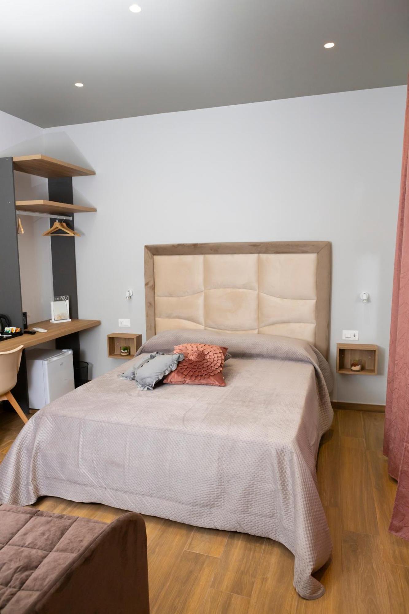 Alleria Rooms ナポリ エクステリア 写真